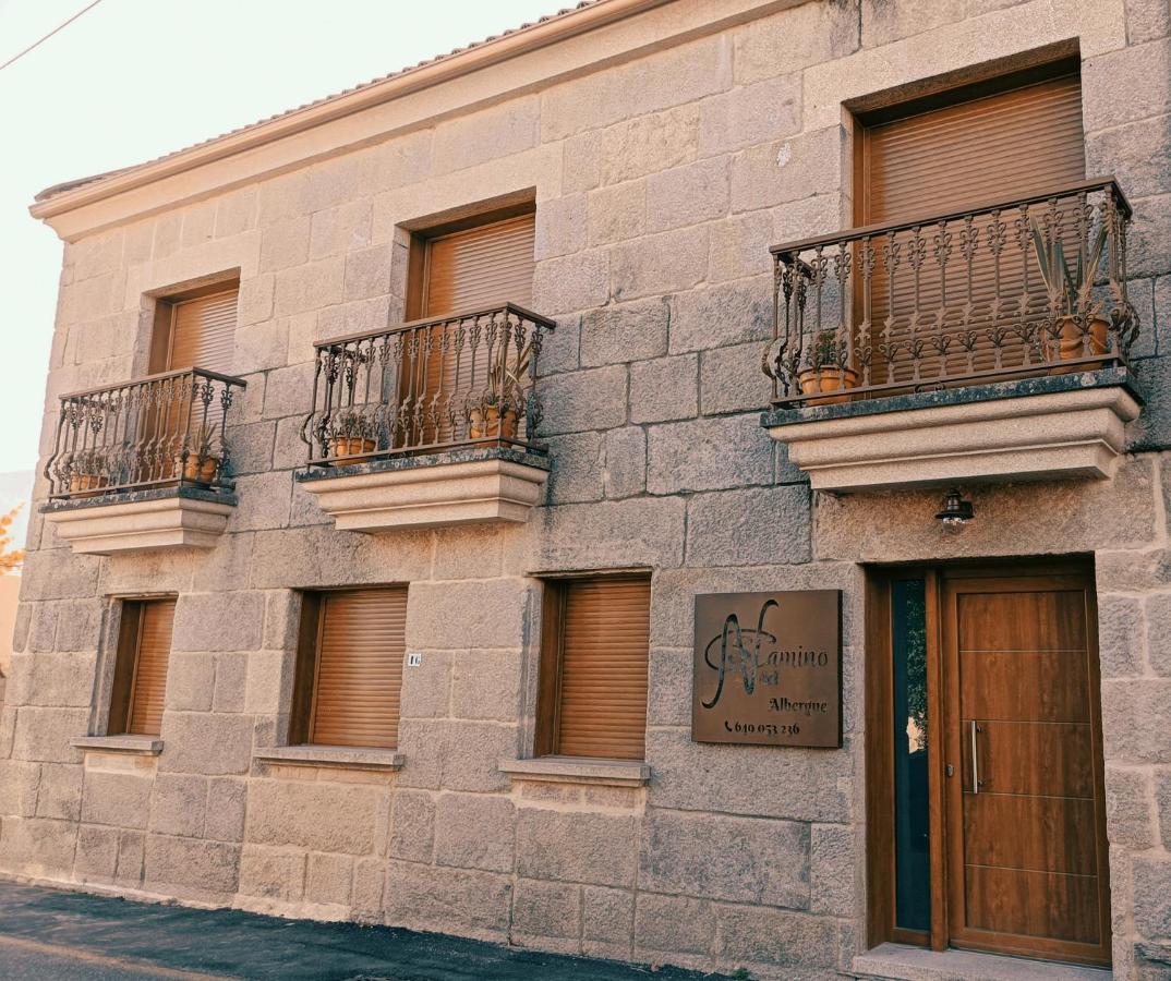 Albergue Hostel Nuestra Senora Del Camino Комбаро Екстериор снимка
