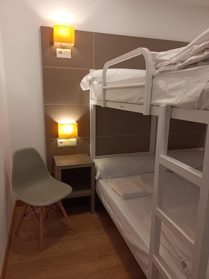 Albergue Hostel Nuestra Senora Del Camino Комбаро Екстериор снимка