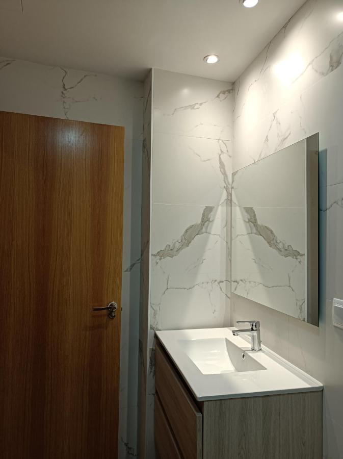Albergue Hostel Nuestra Senora Del Camino Комбаро Екстериор снимка