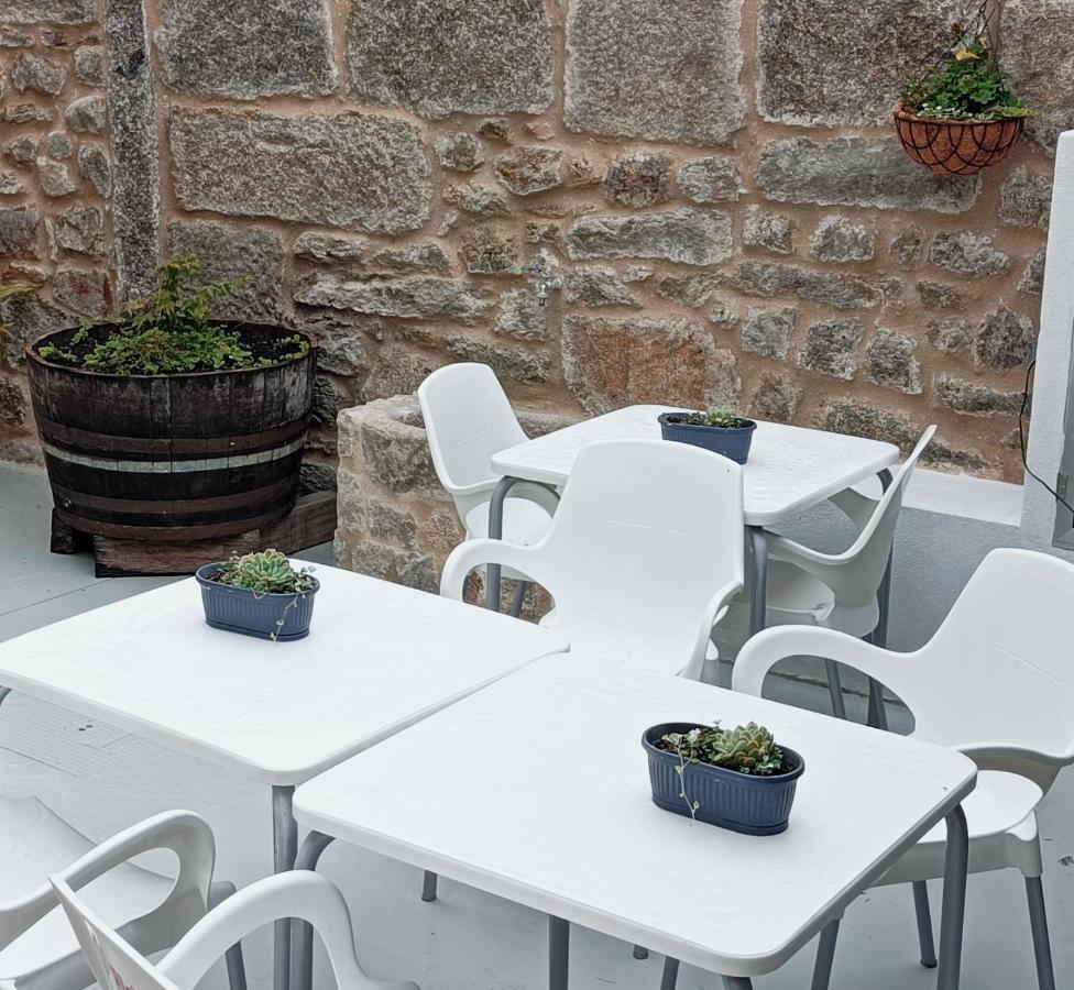 Albergue Hostel Nuestra Senora Del Camino Комбаро Екстериор снимка