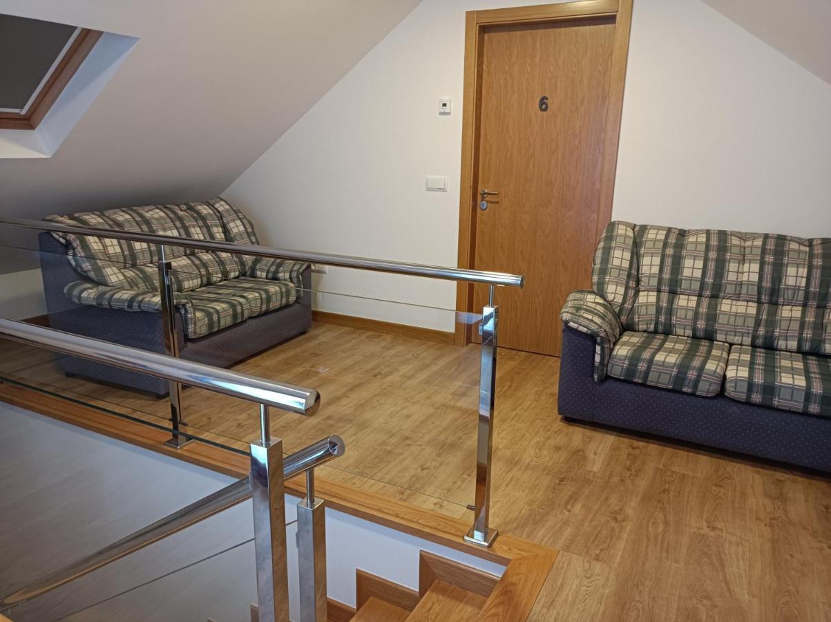 Albergue Hostel Nuestra Senora Del Camino Комбаро Екстериор снимка