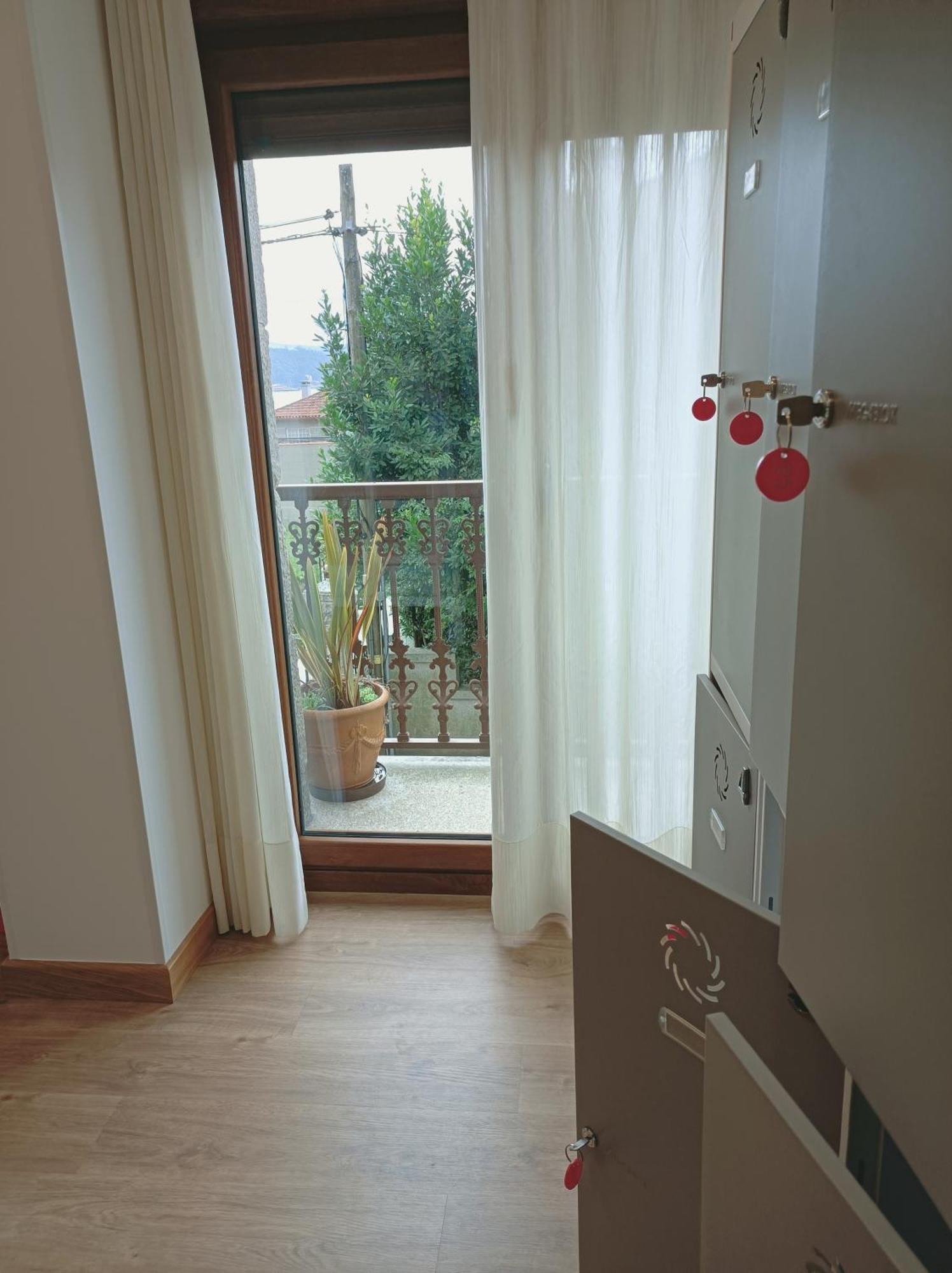 Albergue Hostel Nuestra Senora Del Camino Комбаро Екстериор снимка
