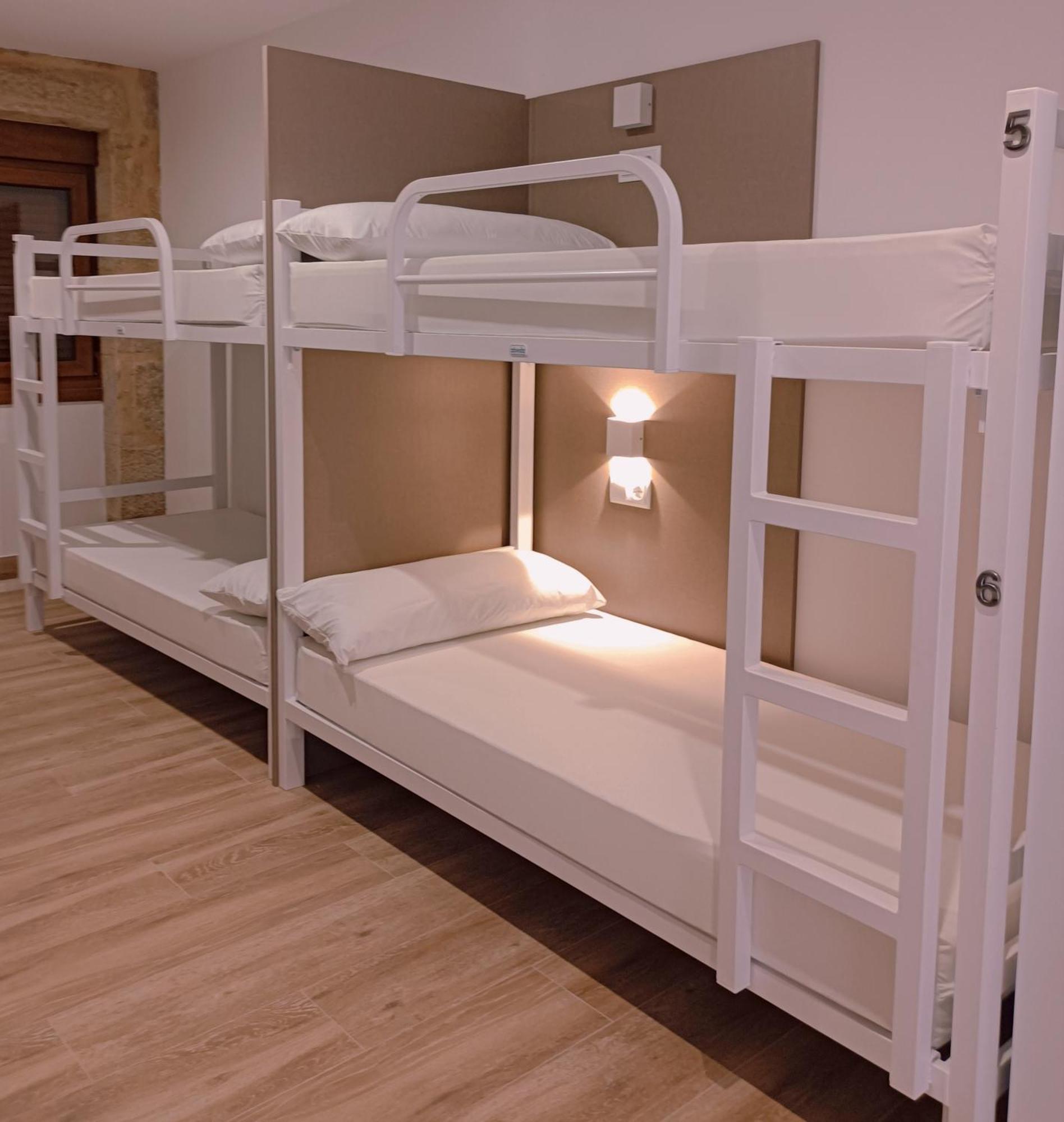 Albergue Hostel Nuestra Senora Del Camino Комбаро Екстериор снимка